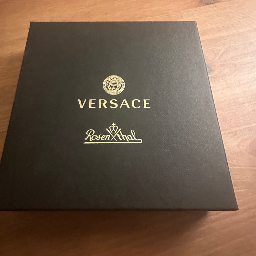 Versace rose that small square gift box